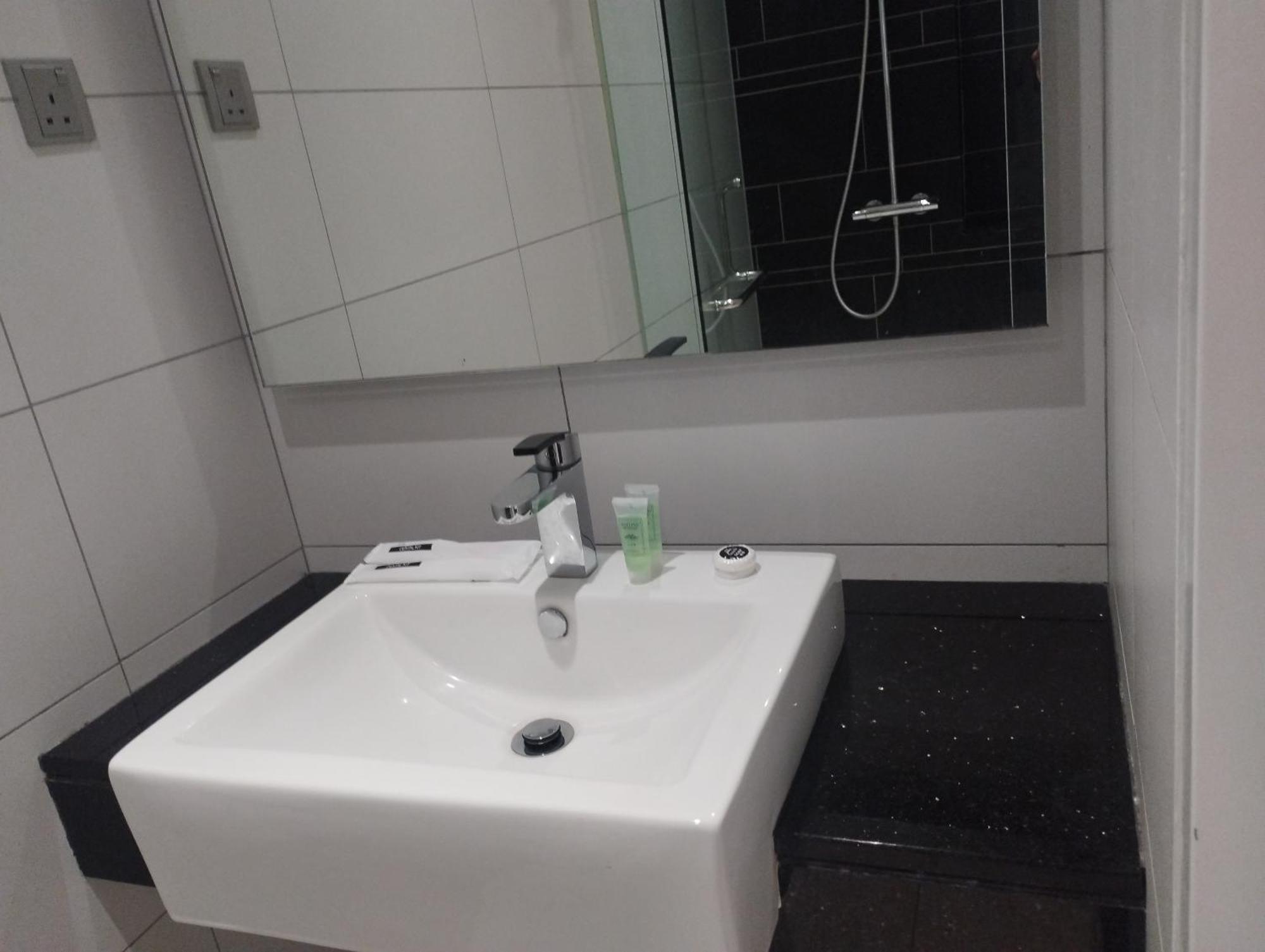 Luxury At Anggun Apartment