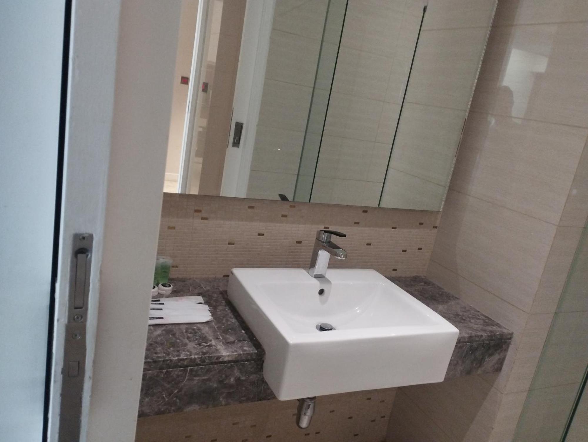 Luxury At Anggun Apartment